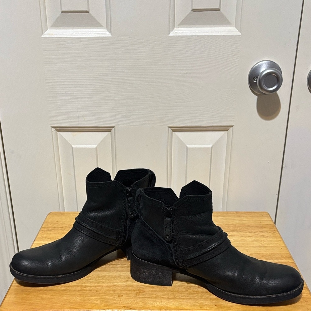 Timberland Black Leather Chelsea Ankle Boots - Picture 6 of 9